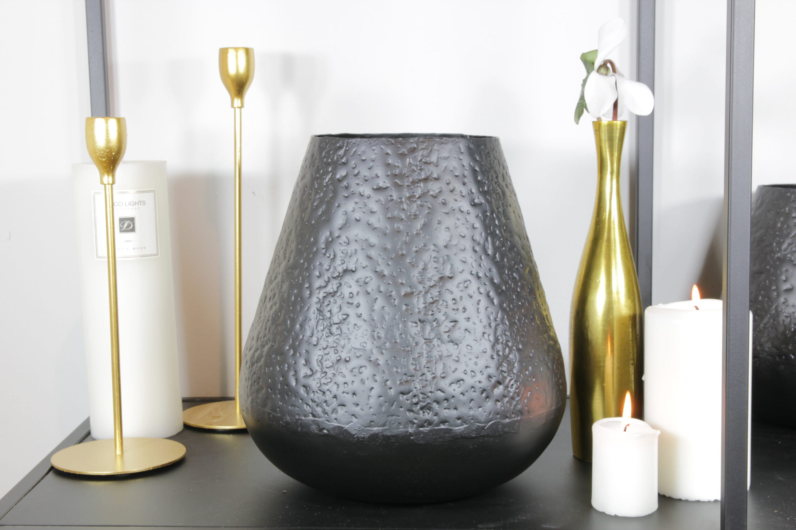 אגרטל KONI שחור אגרטל KONI שחור