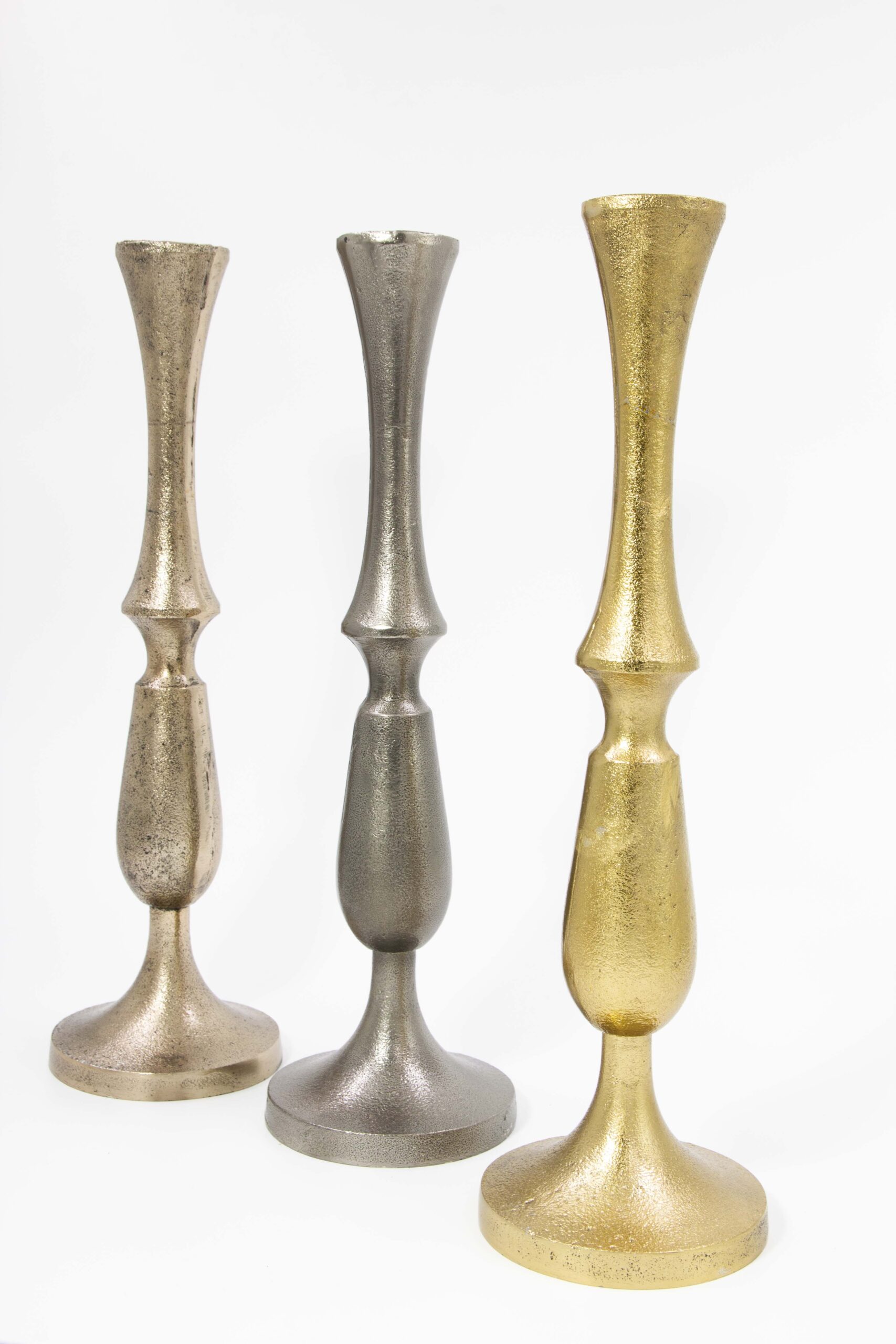 פמוט ANN שחור עתיק פמוט ANN שחור עתיק