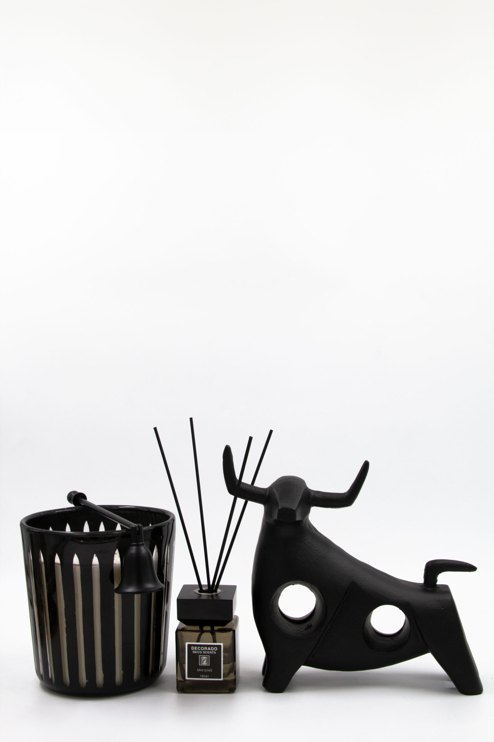 פסל דקורטיבי שור שחור