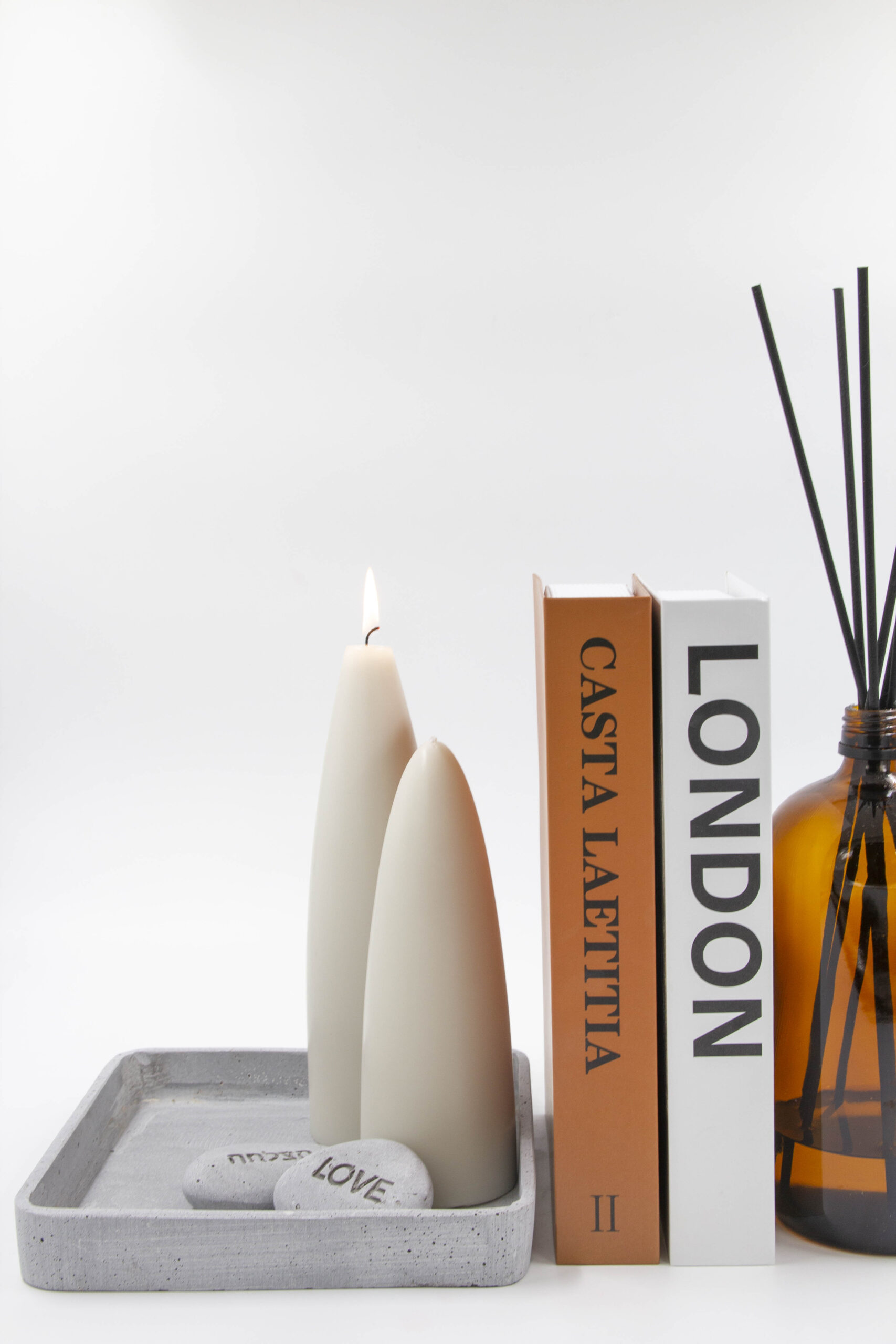 מגש בטון מרובע