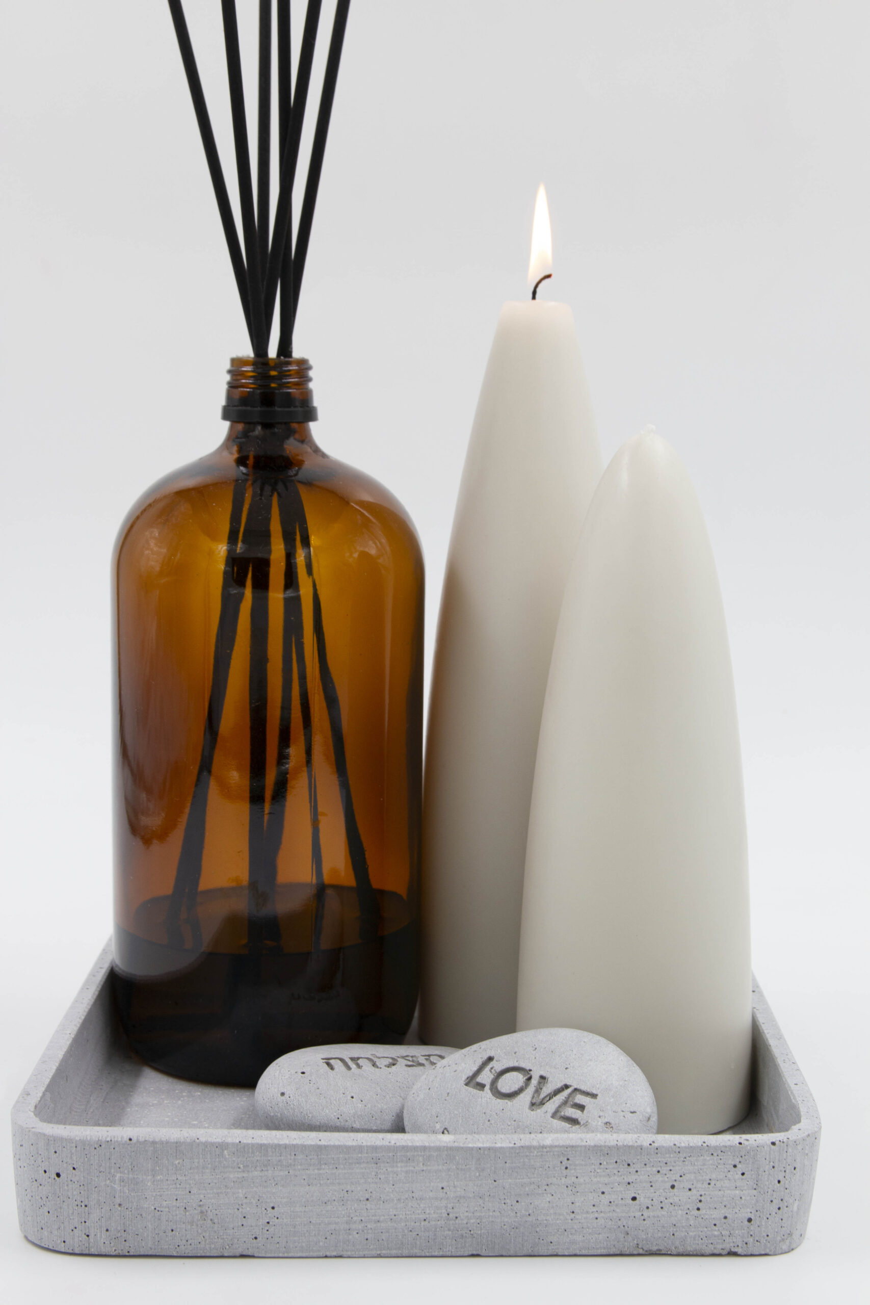 מגש בטון מרובע