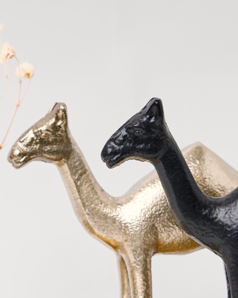 פסל דקורטיבי גמל זהב פסל דקורטיבי גמל זהב