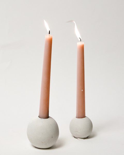 פמוט כדור בטון לבן פמוט כדור בטון לבן