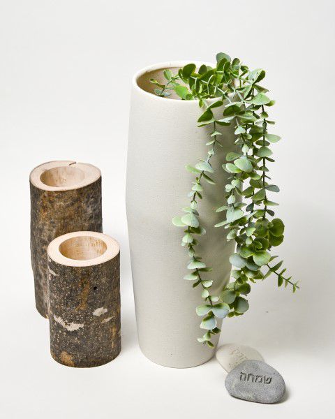 כד בטון צר לבן