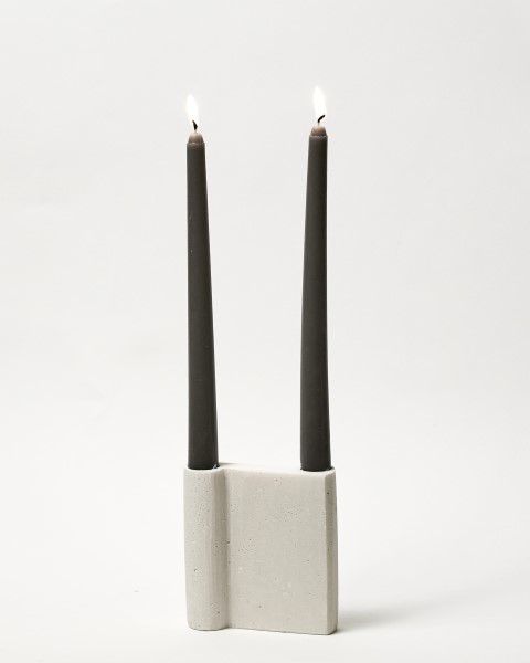 פמוט בטון זוגי לבן פמוט בטון זוגי לבן