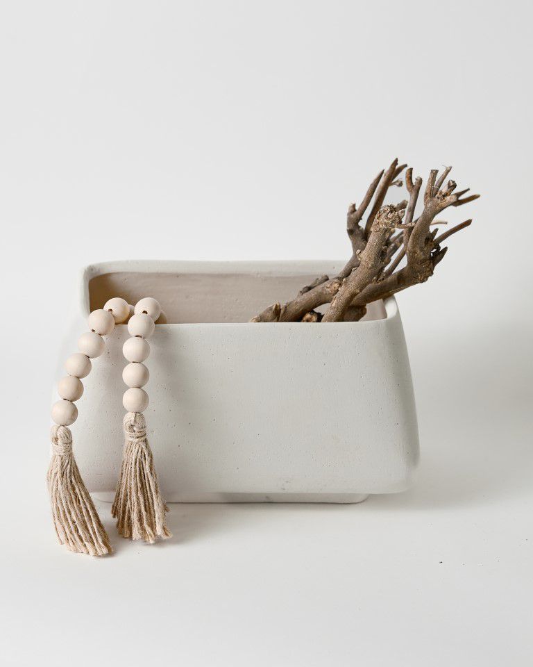 כד BOX בטון לבן