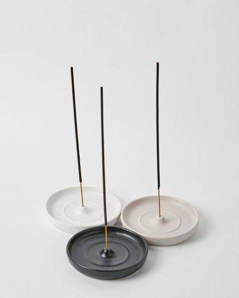 מעמד חרס קטורת לבן מעמד חרס קטורת לבן