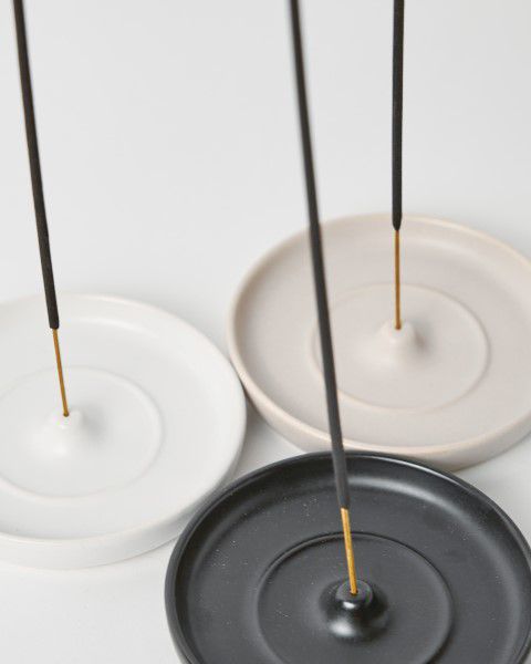 מעמד חרס קטורת שחור