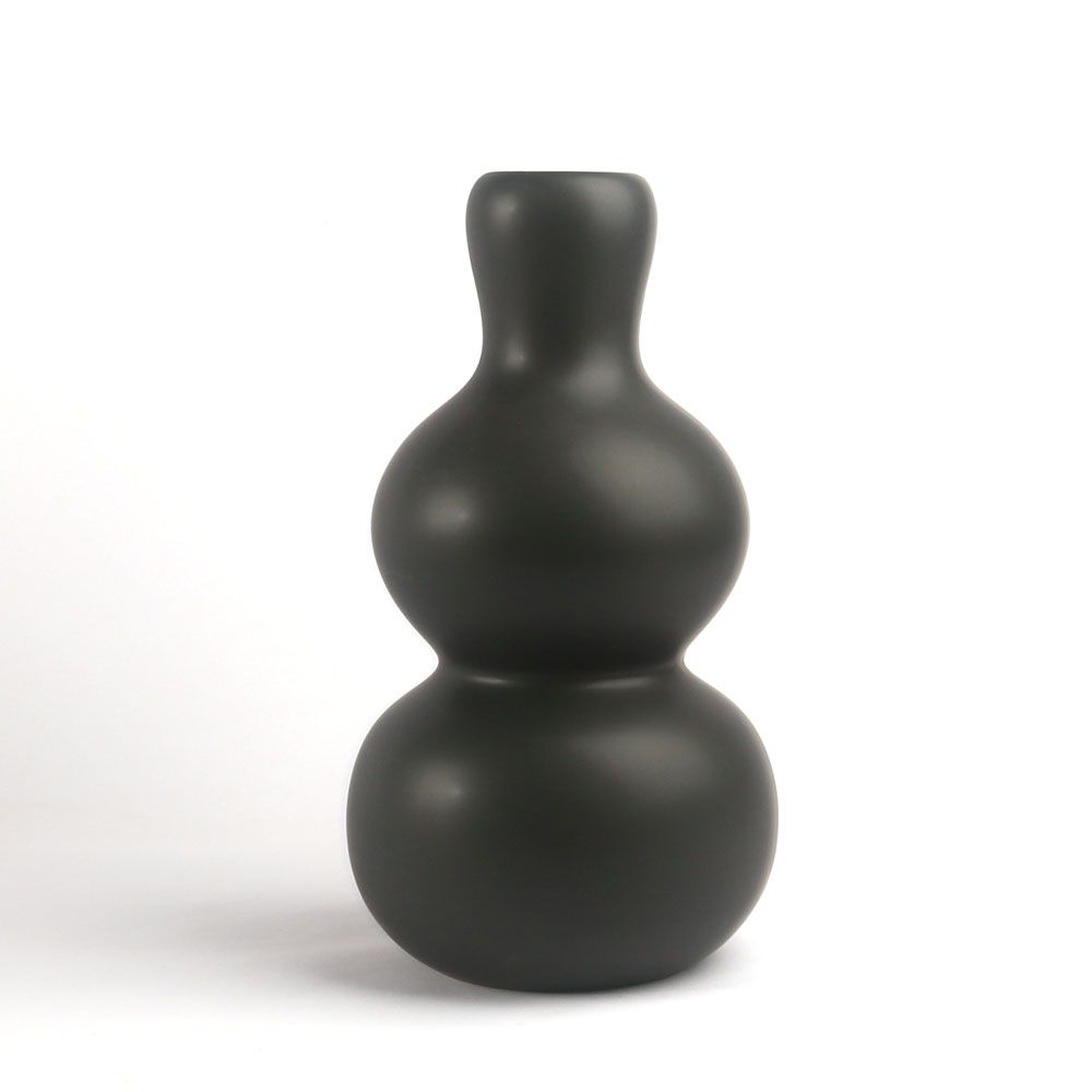 אגרטל חרס GOMI שחור אגרטל חרס GOMI שחור