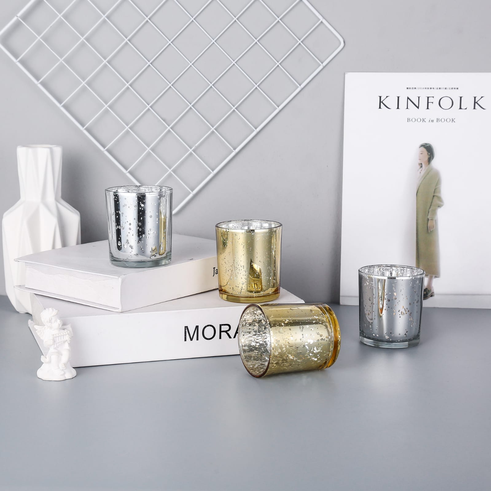 כוס זכוכית זהב רקוע כוס זכוכית זהב רקוע