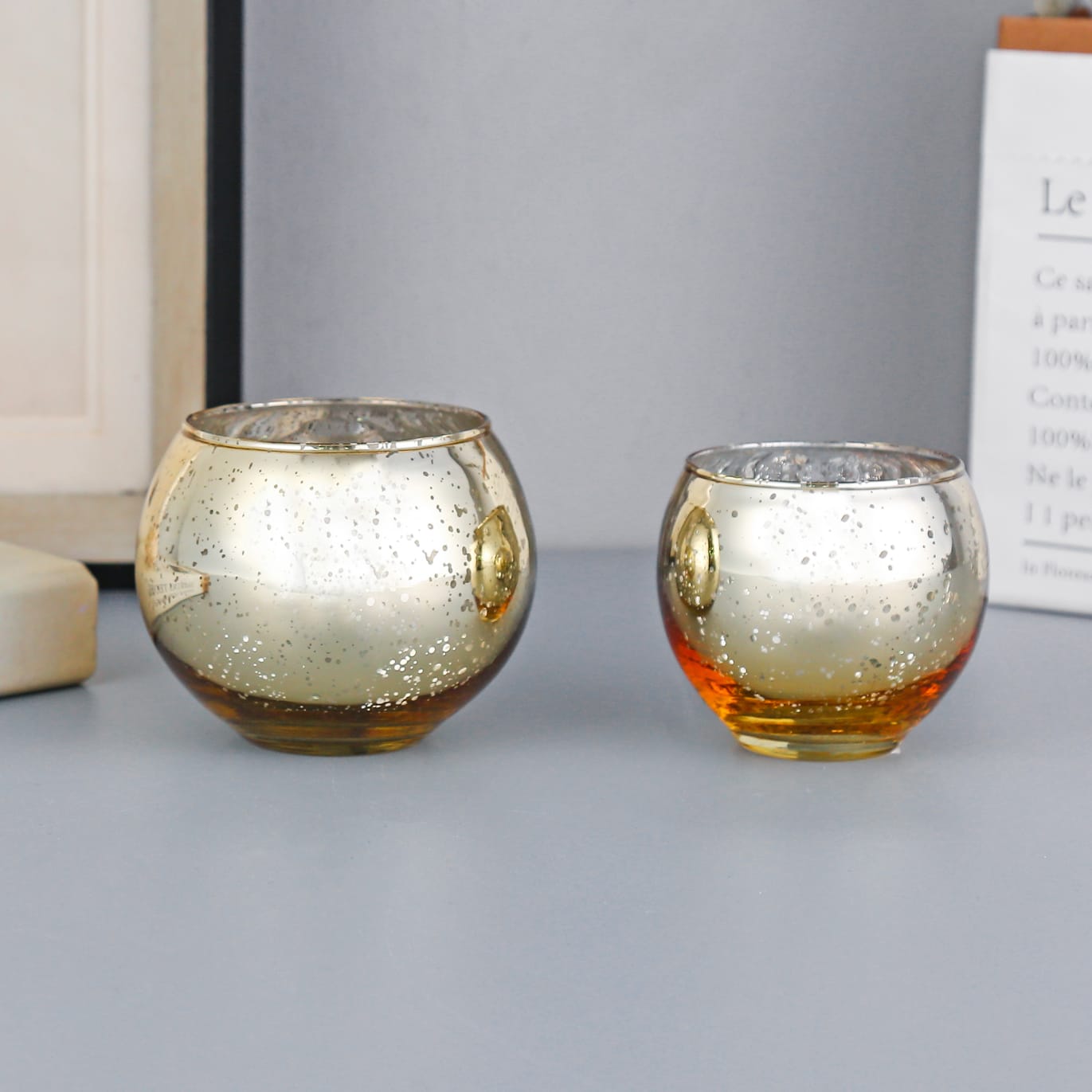 פמוט כדור זכוכית זהב רקוע פמוט כדור זכוכית זהב רקוע