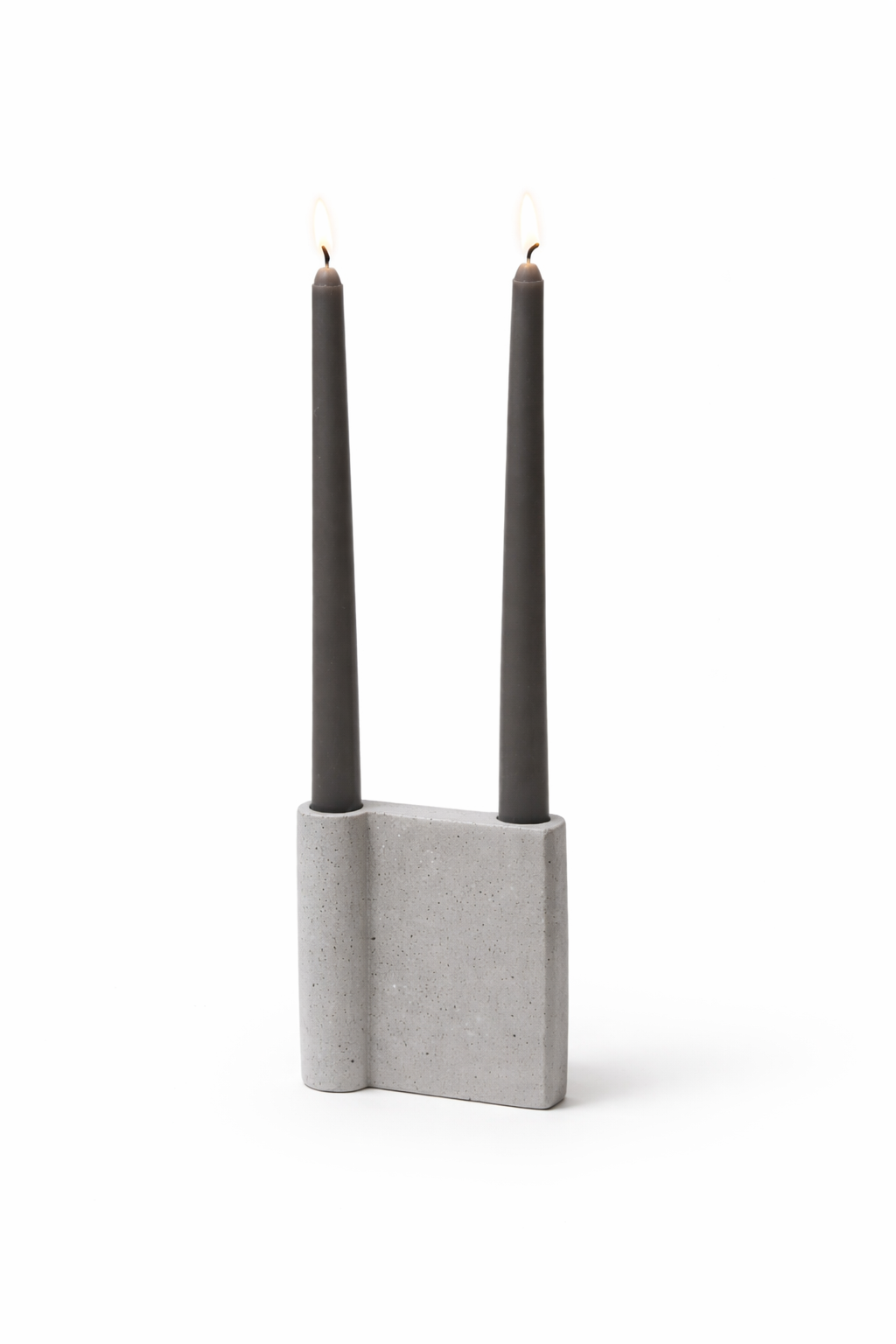 פמוט בטון זוגי