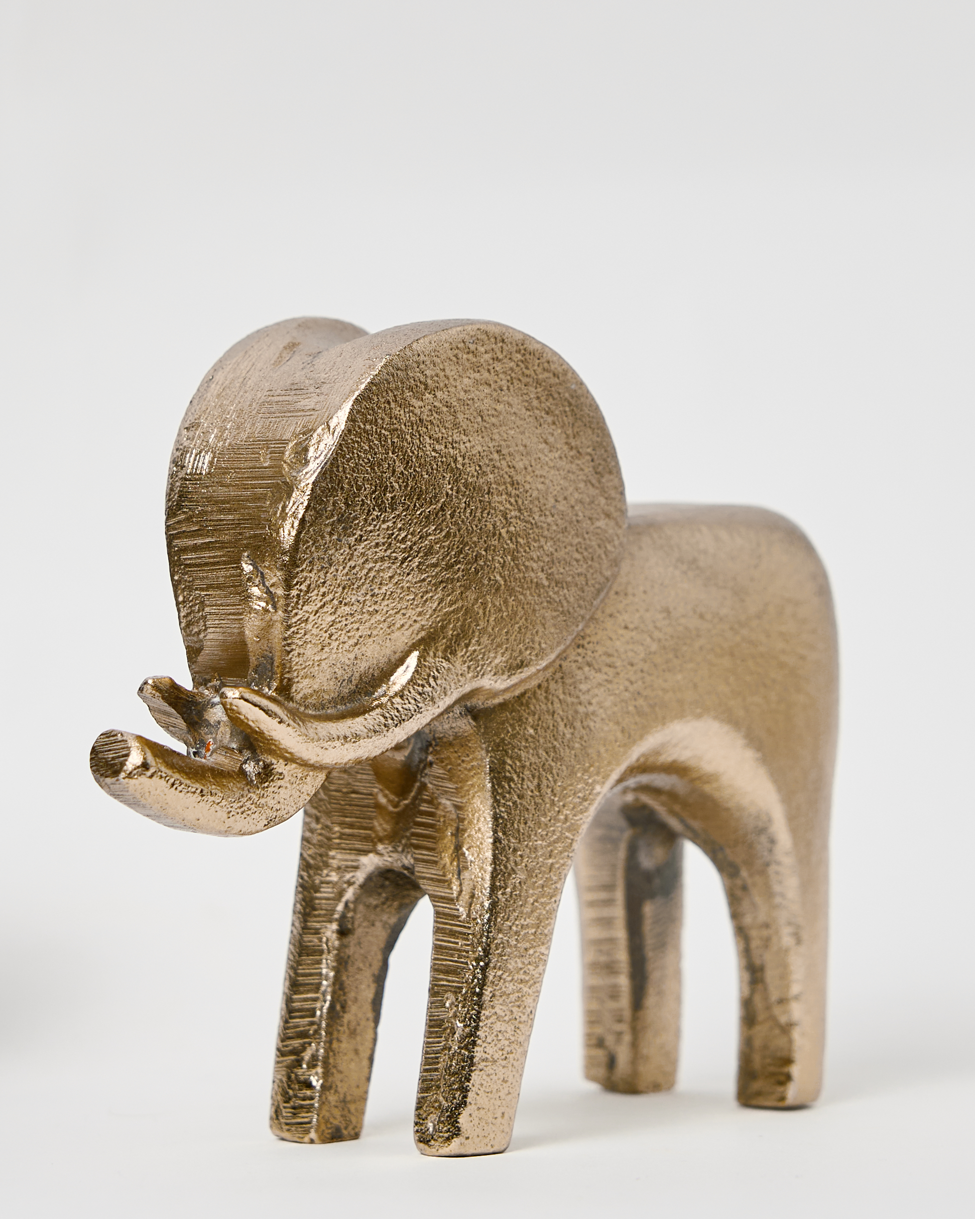 פסל דקורטיבי פיל זהב