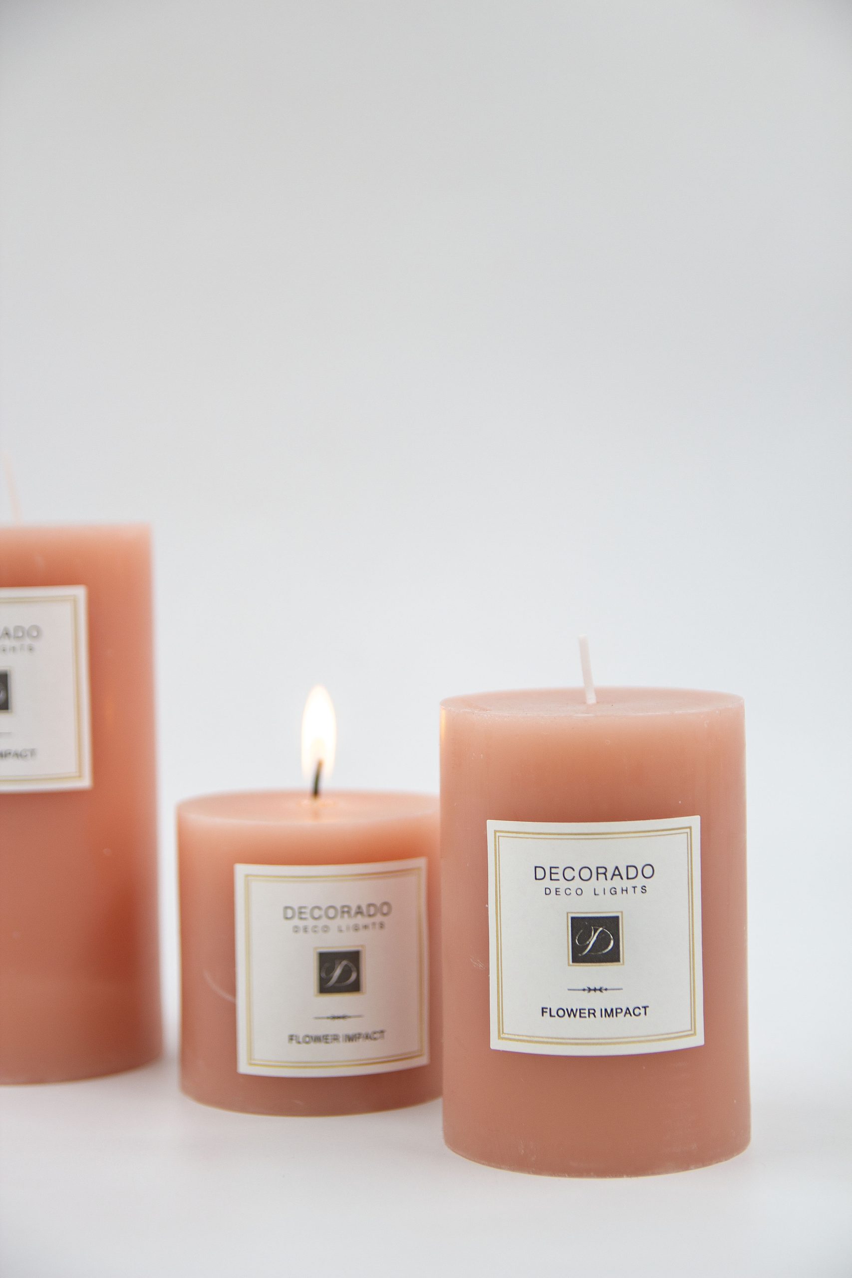נר ריחני 7/10 FLOWER IMPACT ורוד פודרה (לוגו לבן)