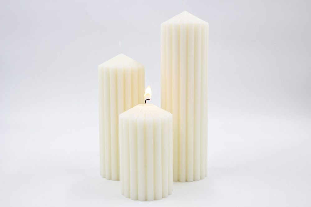 נר קוטר 7 ס"מ STRIP לבן