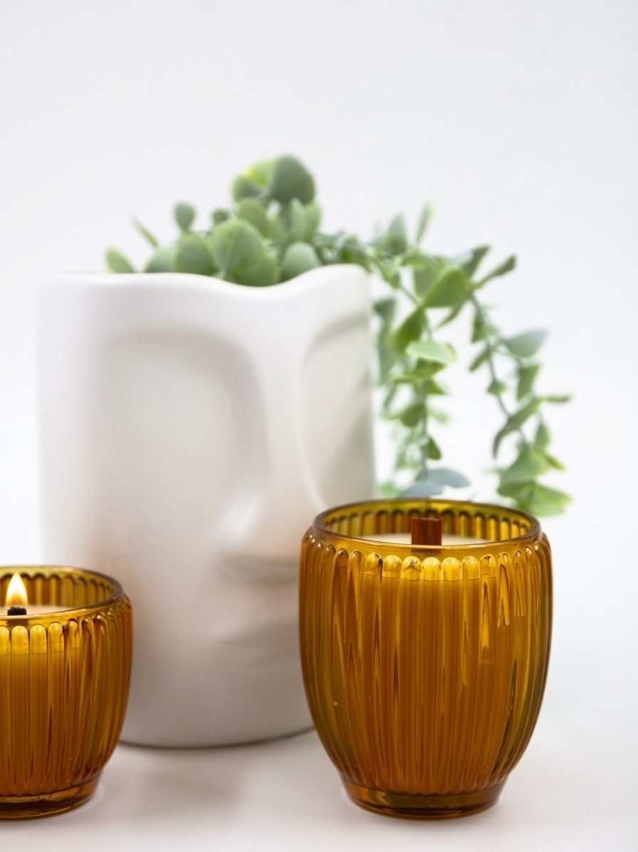 נר יצוק לזכוכית 10 ס"מ חום - פתיל עץ