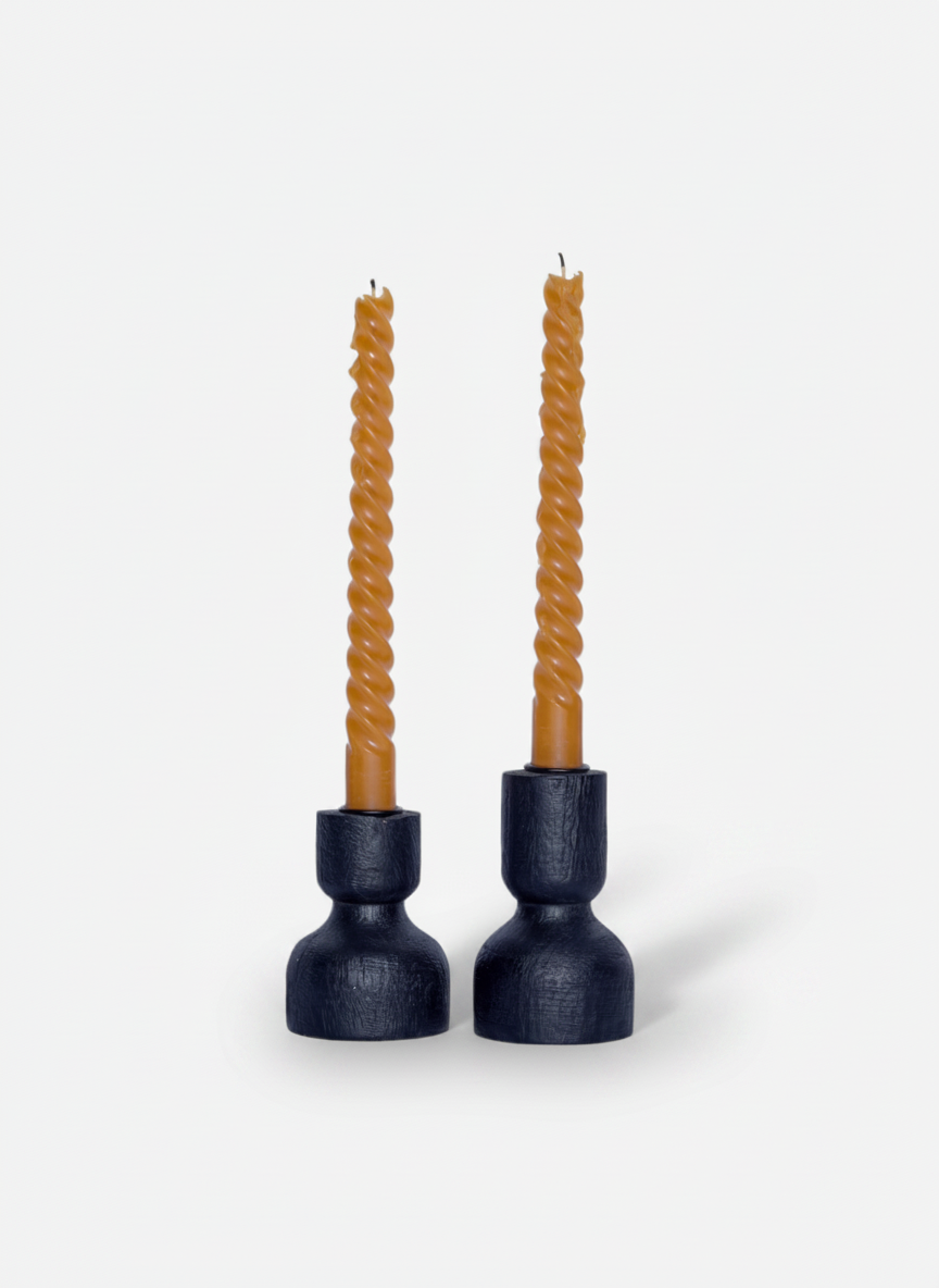 פמוט עץ KISS שחור 11 ס"מ