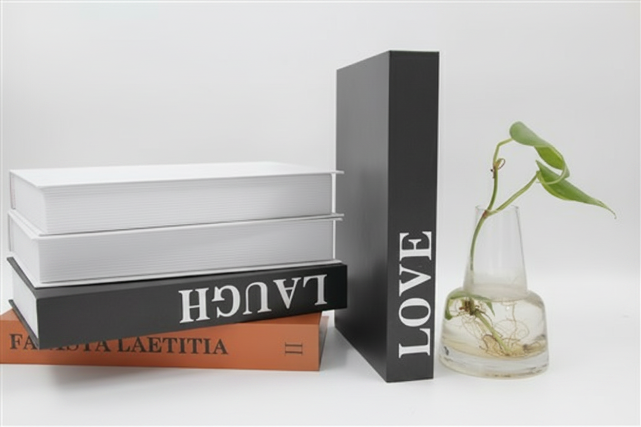 ספר דקורטיבי 27*17 LOVE שחור