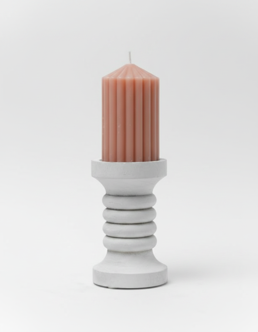 פמוט עץ טוויסט 15*10 ס"מ לבן