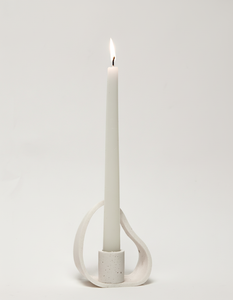 פמוט בטון לבן מעוצב 10 ס"מ