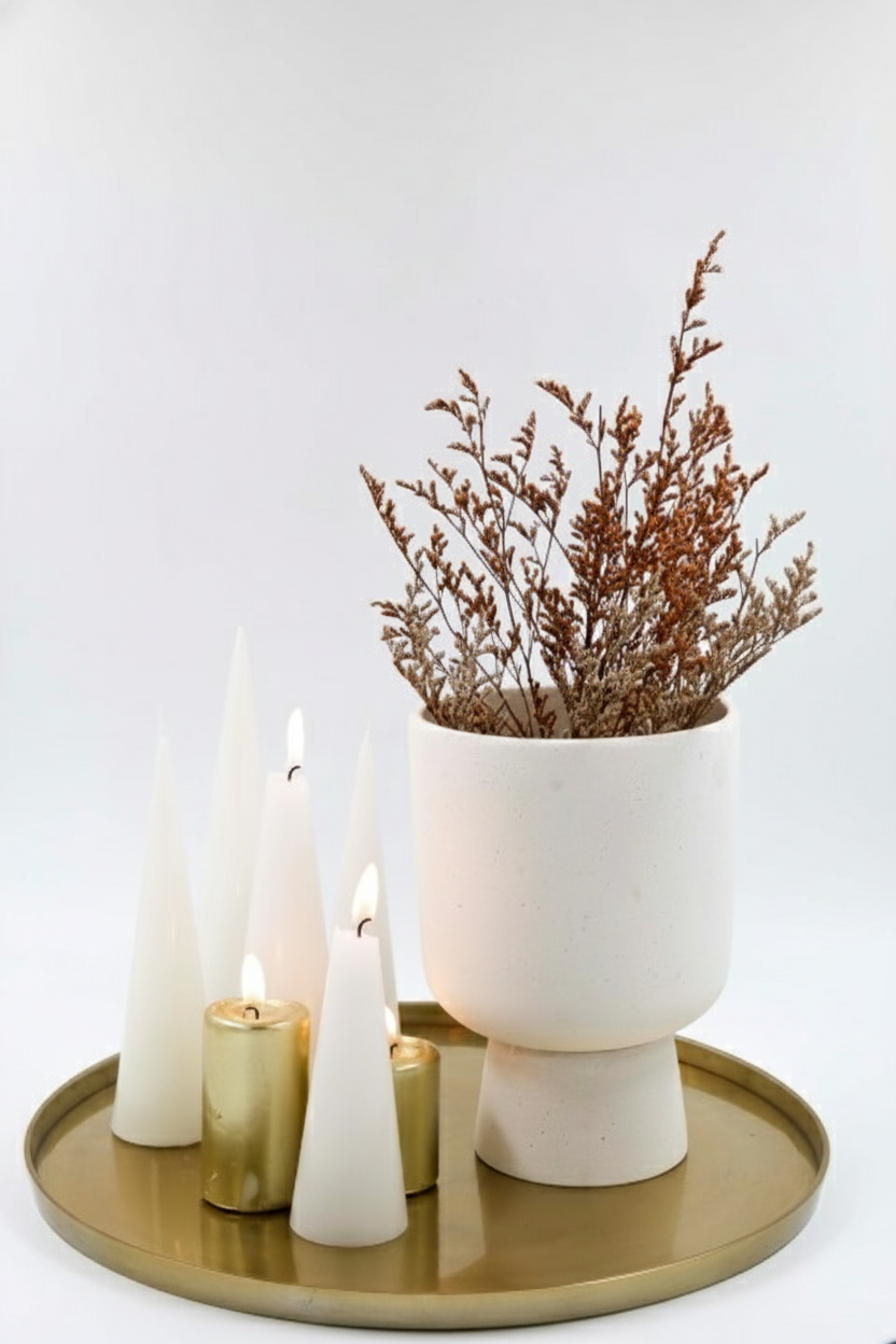 כד BOX על רגל בטון לבן